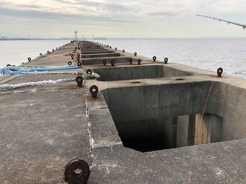 波止場　海　空　釣り竿　写真