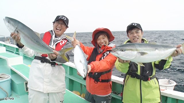 人　海　船　魚　写真