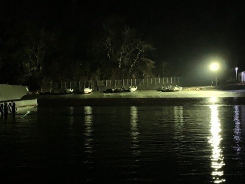 常夜灯　夜空　漁港　船　写真