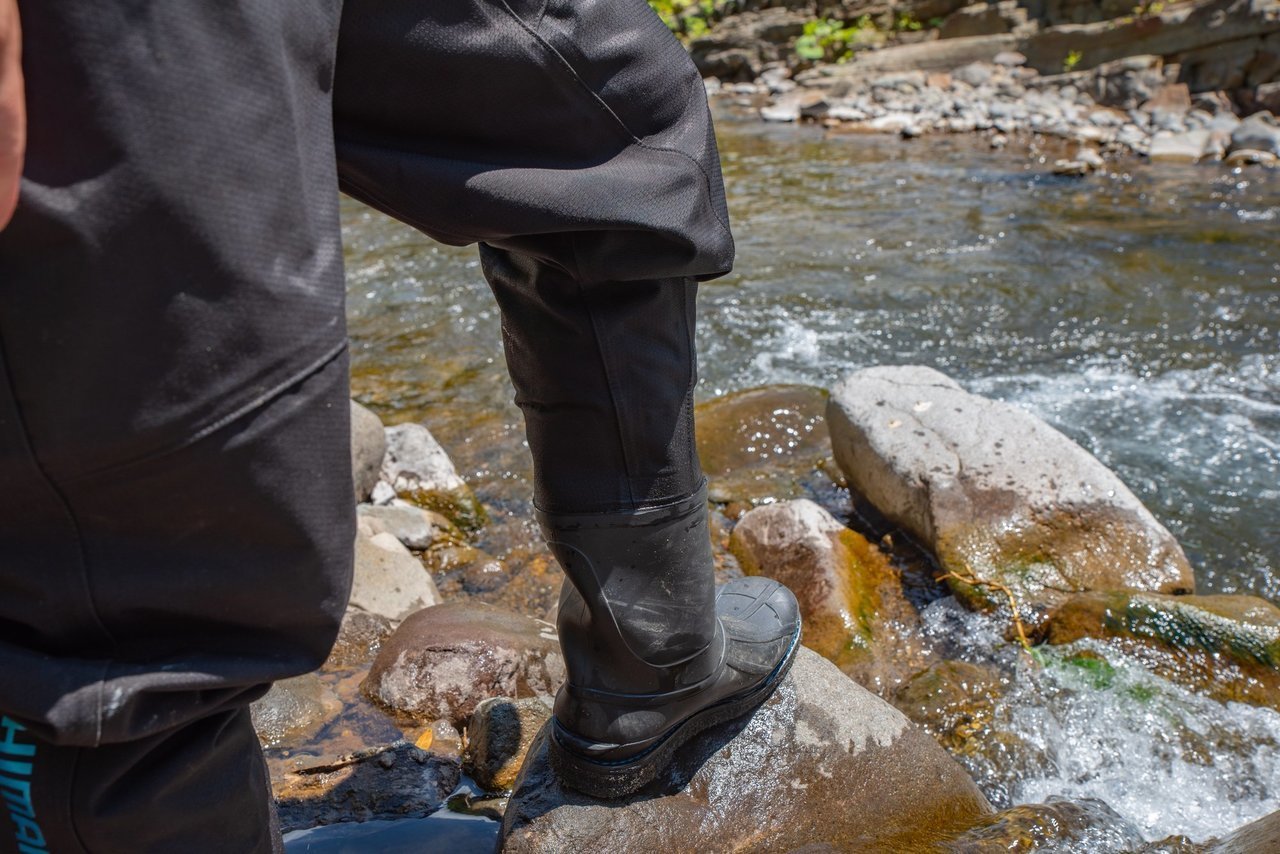 ウェーダーの足元の写真