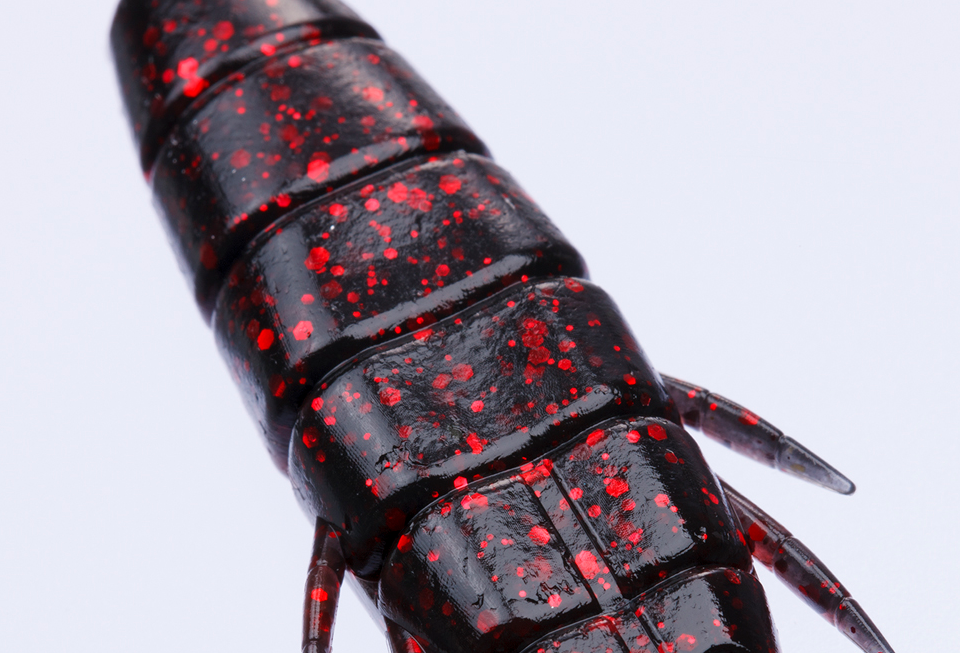 ドライブビーバーは躍動感のあるバサロアクションで水中を泳ぐホグ系ワーム