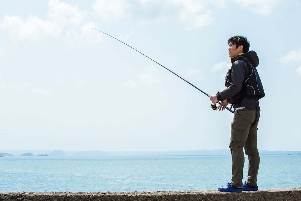 釣りをしている男性の写真