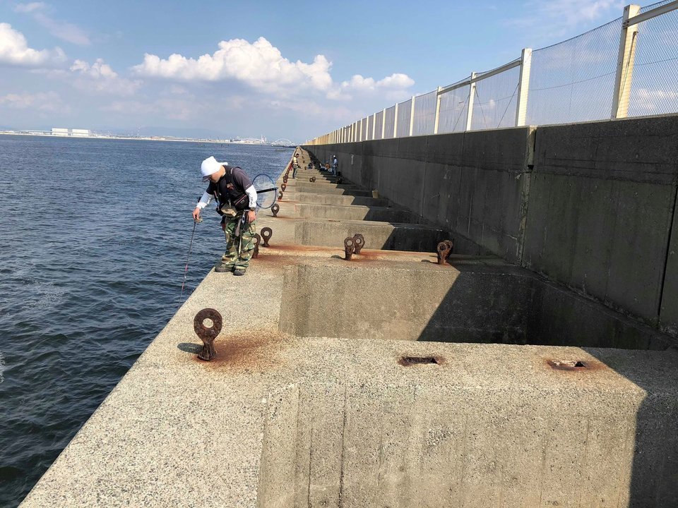 スリット　釣り人　写真