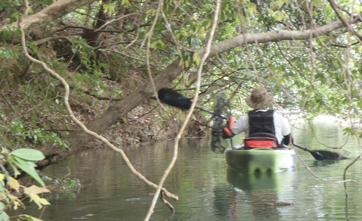 カヤック 釣り人 写真