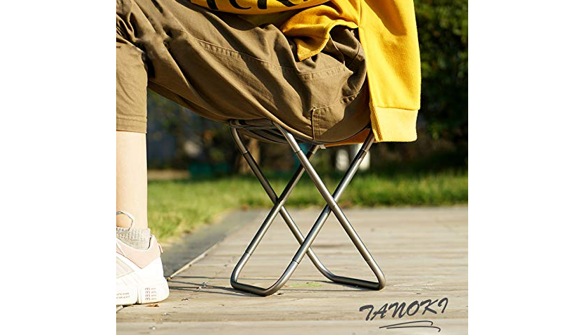 椅子　人　写真