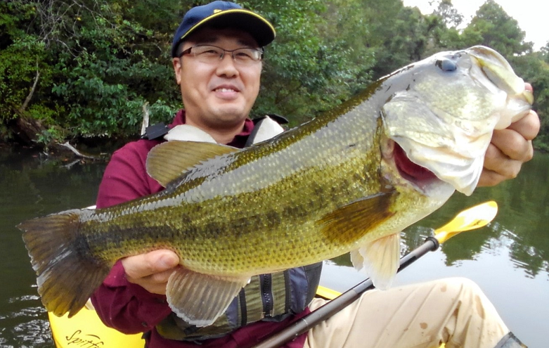 バス　釣り人　写真