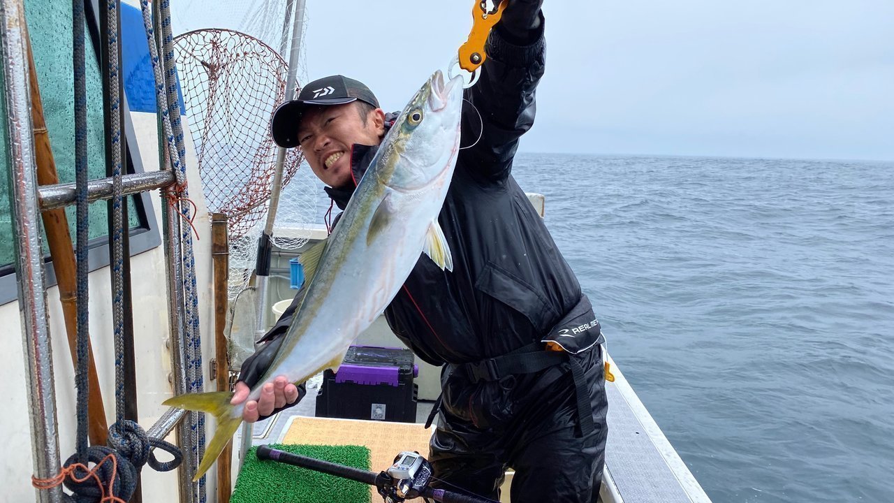 大雨でも大漁 シ メも釣れた伊良湖水道のイワシの泳がせ釣り釣行記