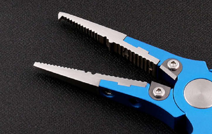 カッターとスピリットリングオープナーを装備