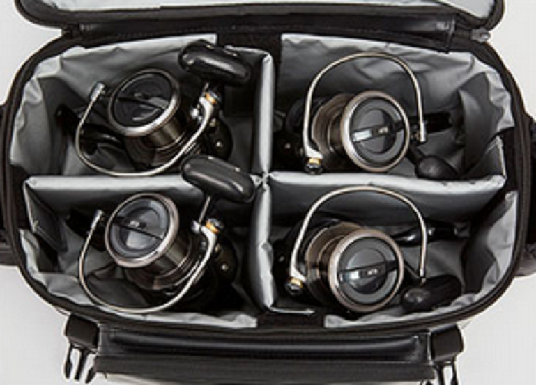 下部バッグにはリール収納可能