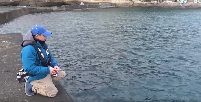 アジングを楽しむアングラー