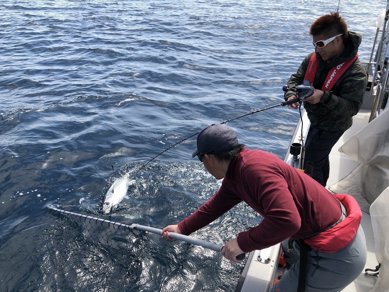 15キロの良型ビンチョウマグロを釣り上げた ビンチョウジギングで使えるおすすめタックルやテクニックを徹底分析