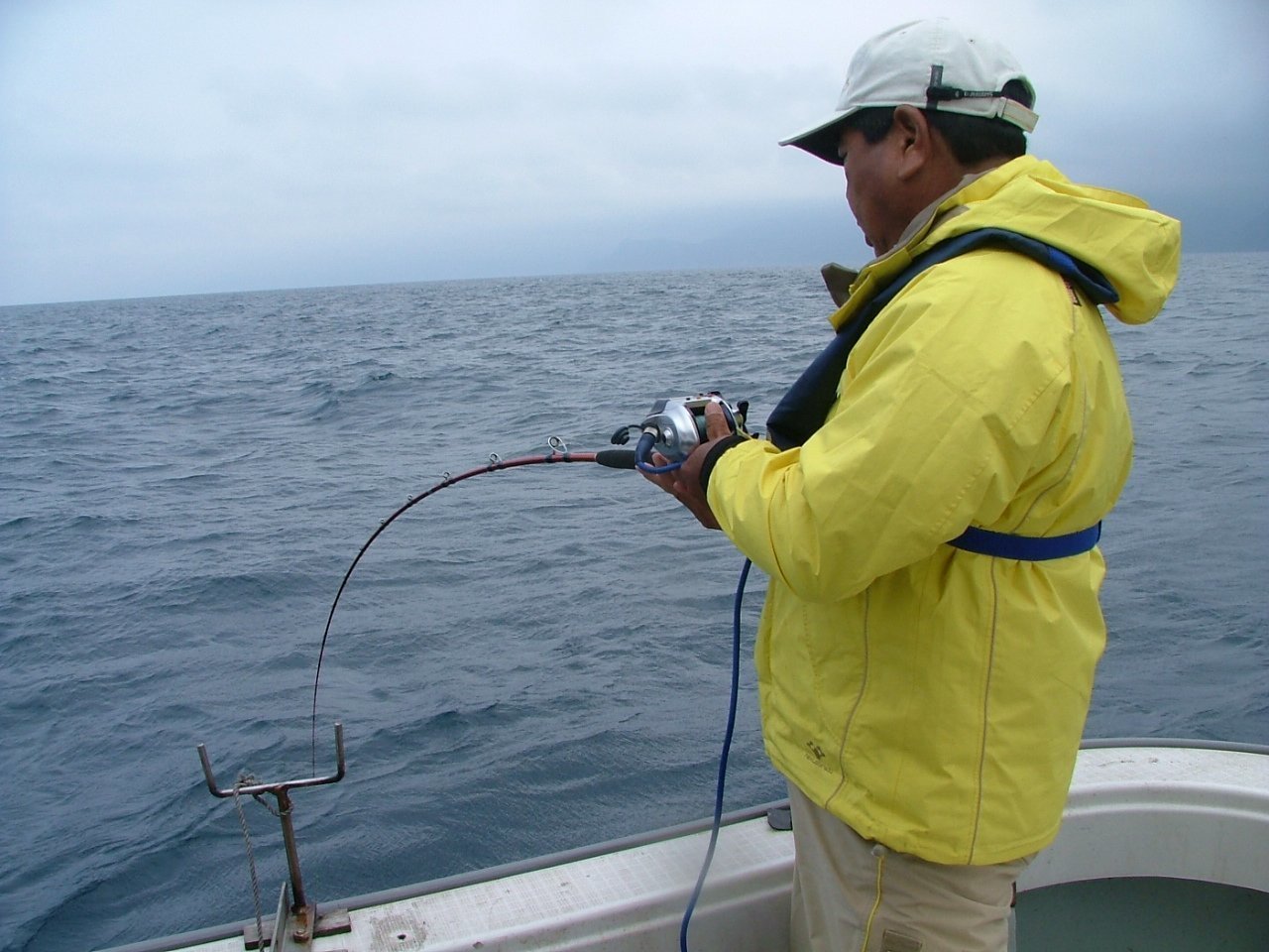 キダイを釣る今井浩次さん