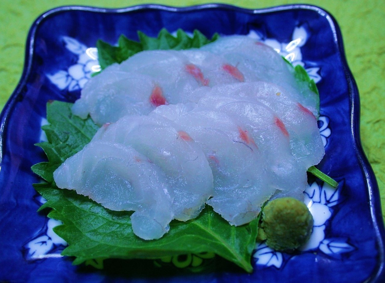 マゴチの薄造りの写真