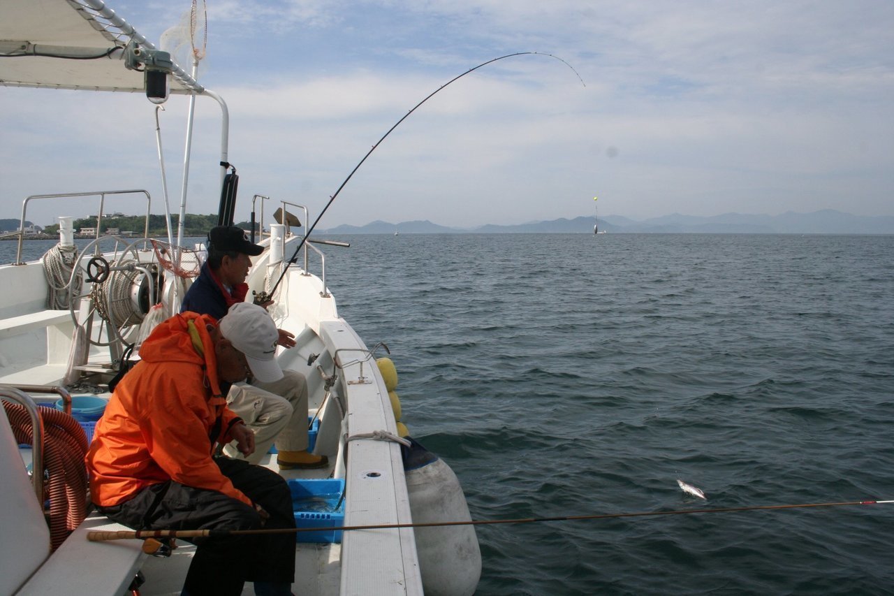 気圧と魚の関係性を考察しよう 天気が悪いほうが魚がたくさん釣れるってホント