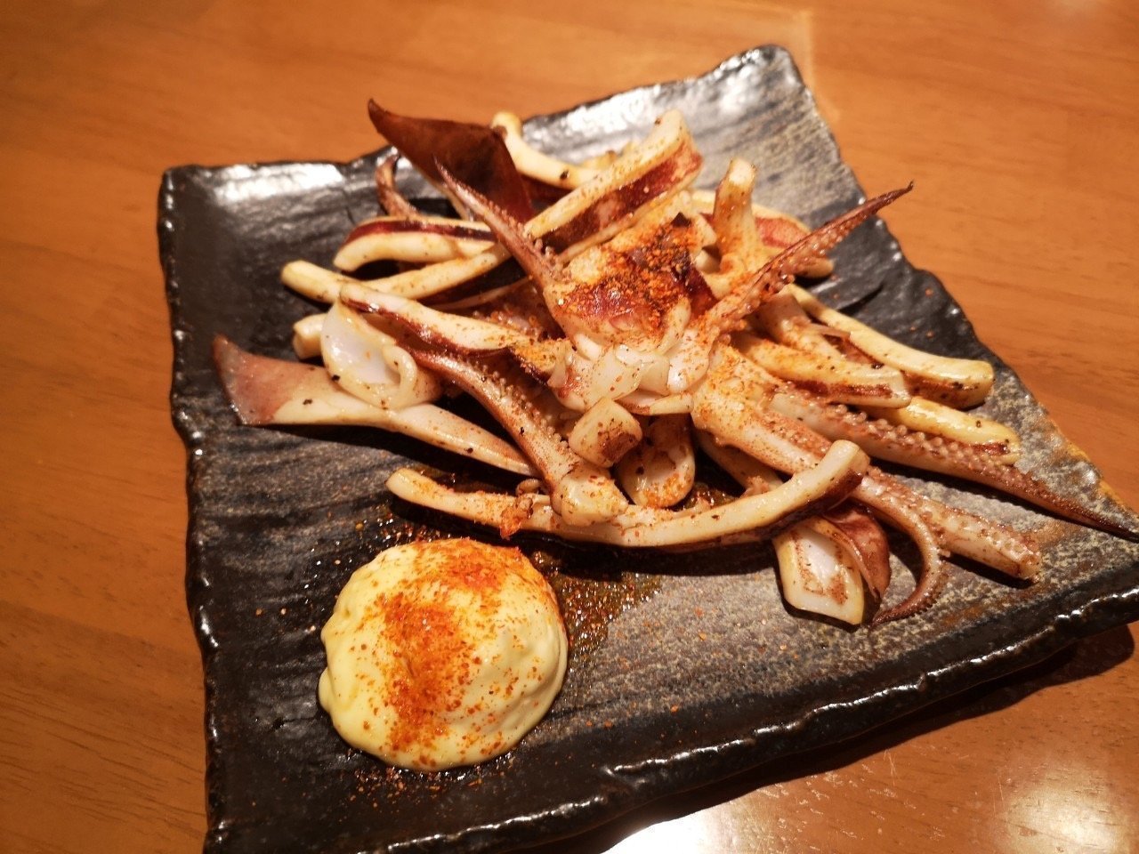 イカ釣行に必須のリチウムイオンバッテリーとは ベストシーズン スルメイカの釣り方や美味しい食べ方まで大公開