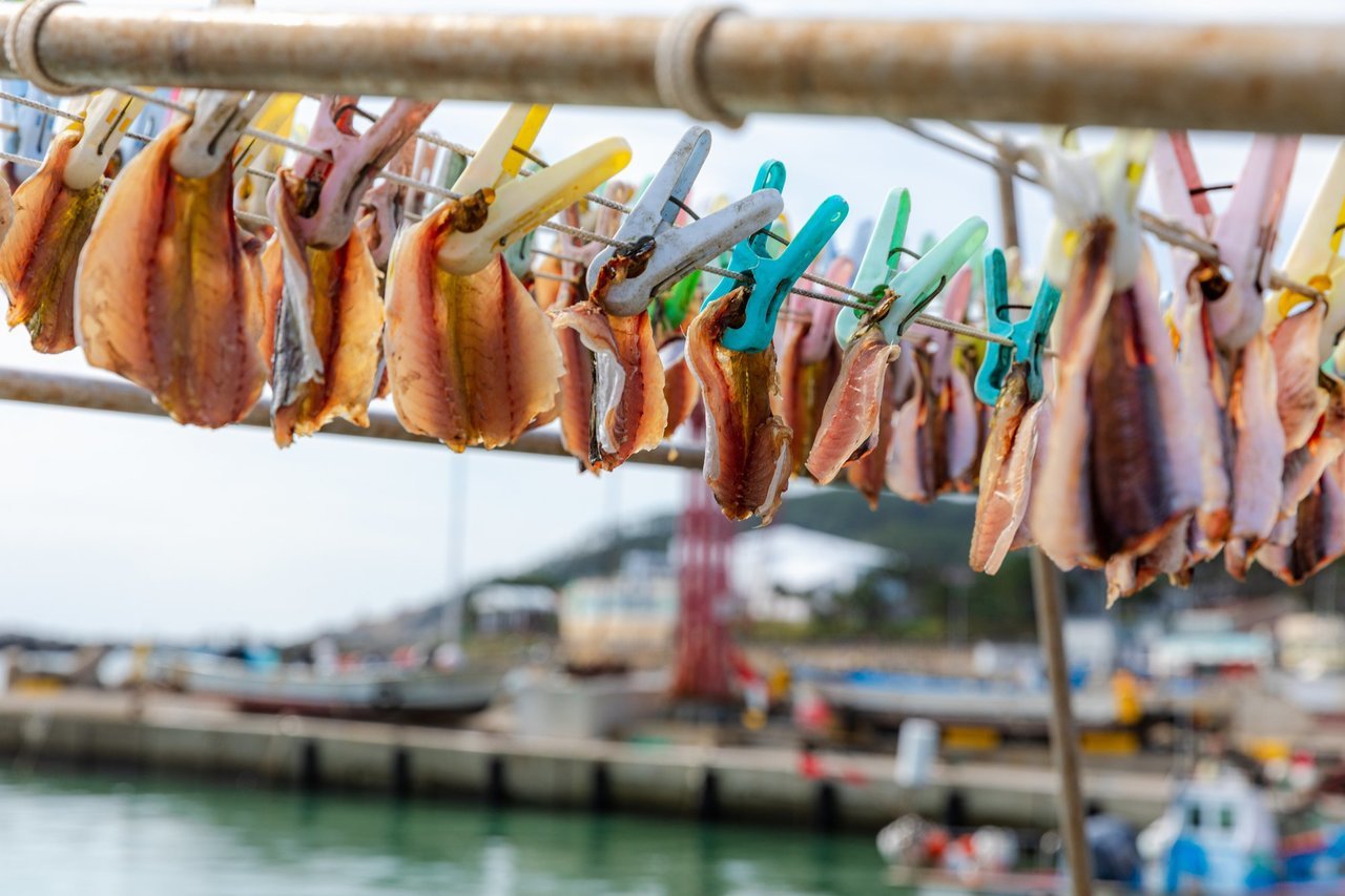魚を干す写真
