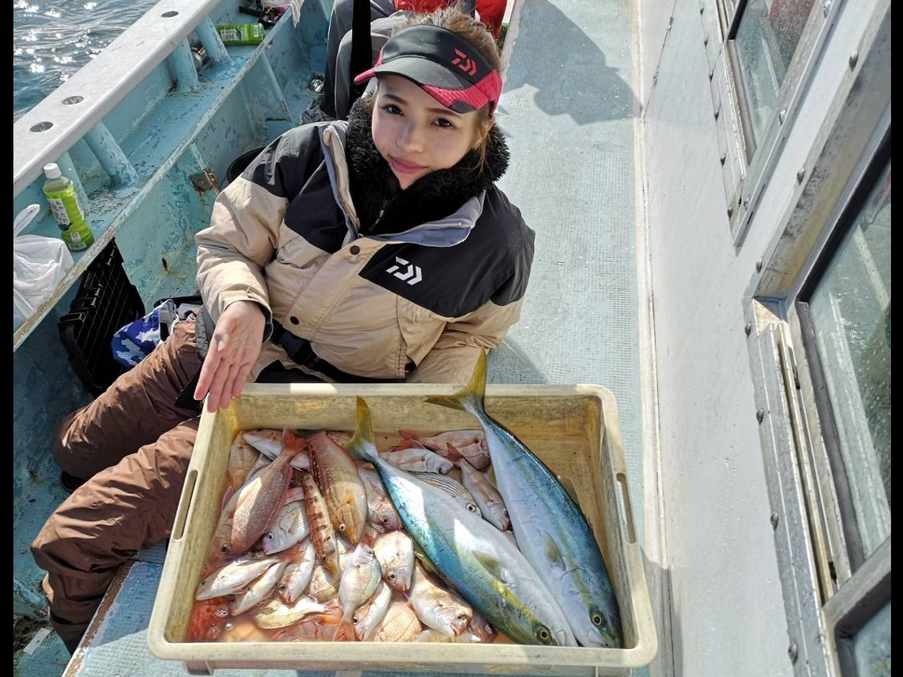 ウタセ五目釣行がラストスパート！釣りガールが11月の神島沖で爆釣の9種目達成！
