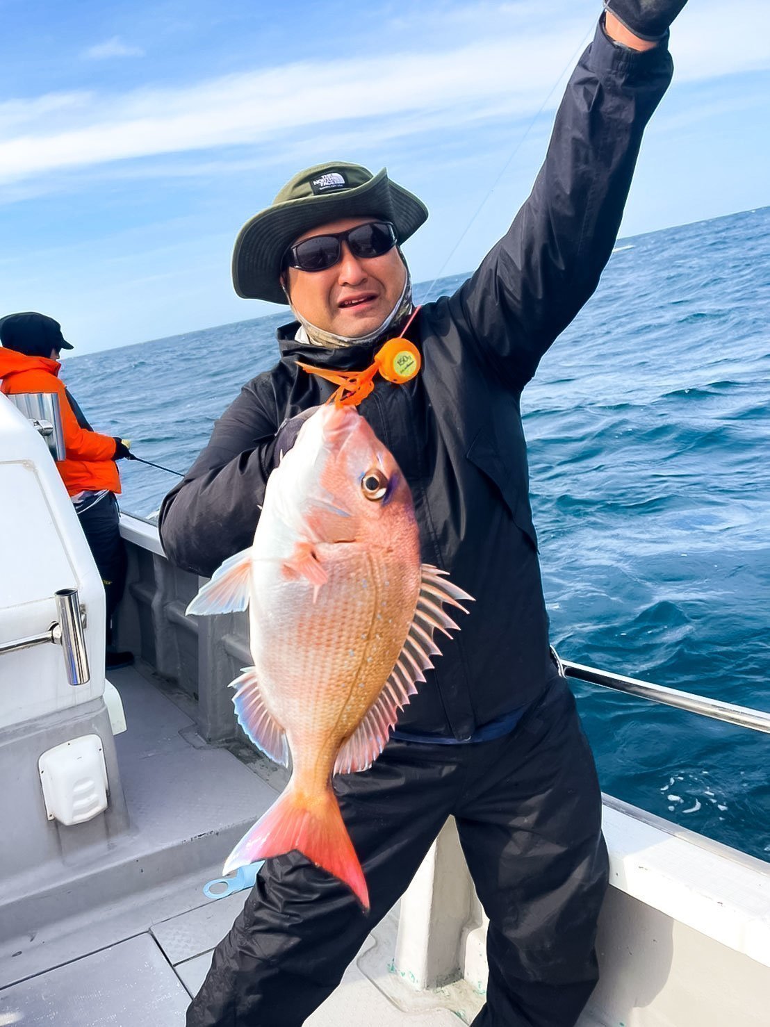 大波乱の乗っ込みマダイ釣行 絶望の状況を逆転させたのはあの爆売れタイラバだった