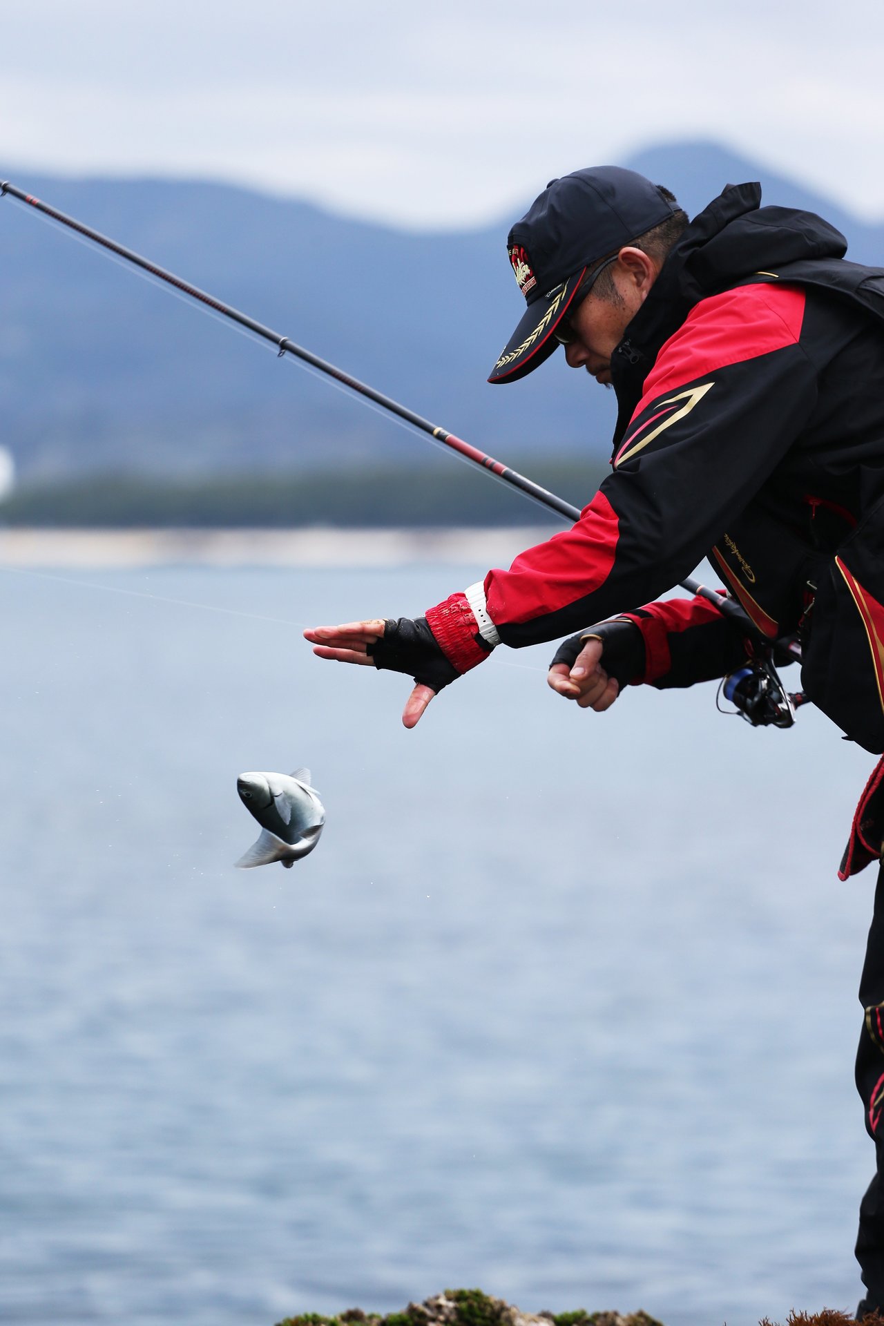 予約中！】 釣り、磯釣り、手作りウキ よし出品 その他 