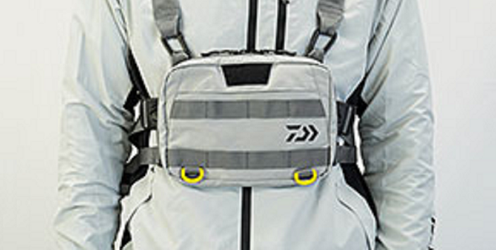 チェストバッグ(A)は2021年新発売の胸の前で収納可能なタックルバッグ！