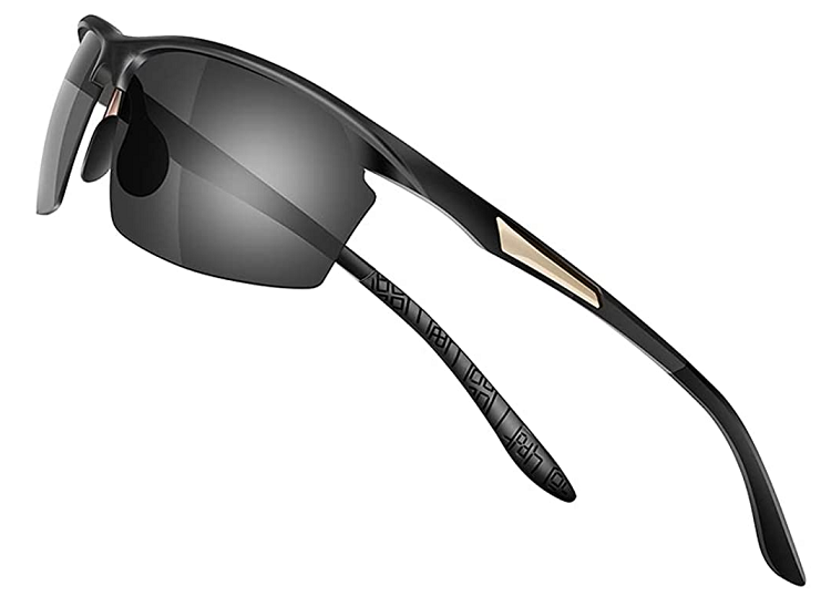 偏光グラスのアップ写真